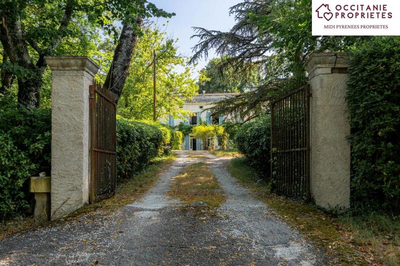 Maison de maîtres - 409 m² - 13 pièces