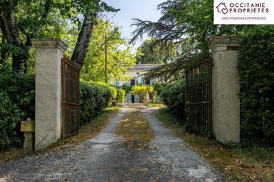 Maison de maîtres - 409 m² - 13 pièces