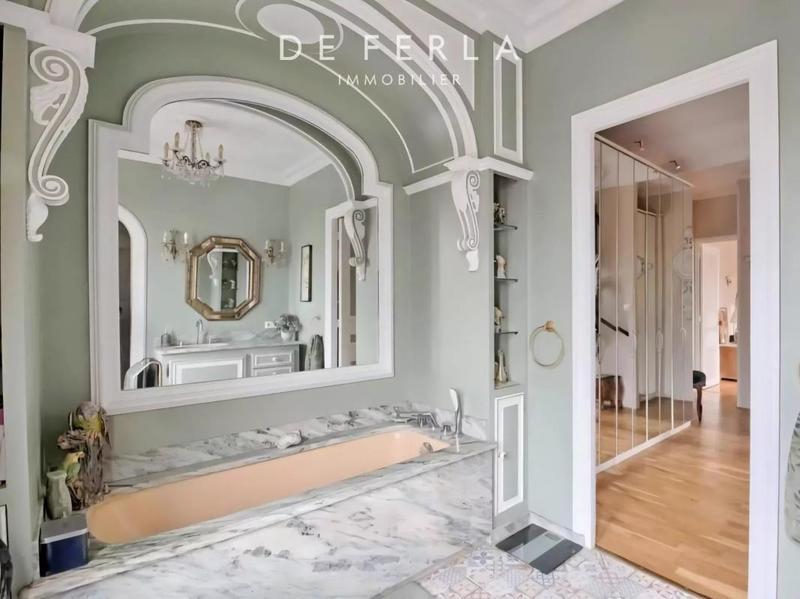 Demeure - 200 m² - 7 pièces