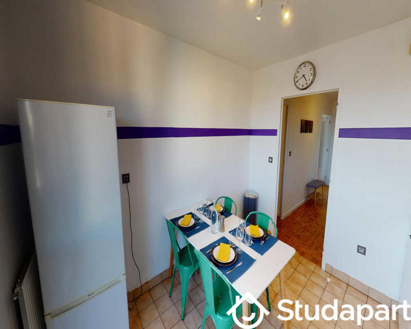 Chambre - 90 m² - 1 pièce