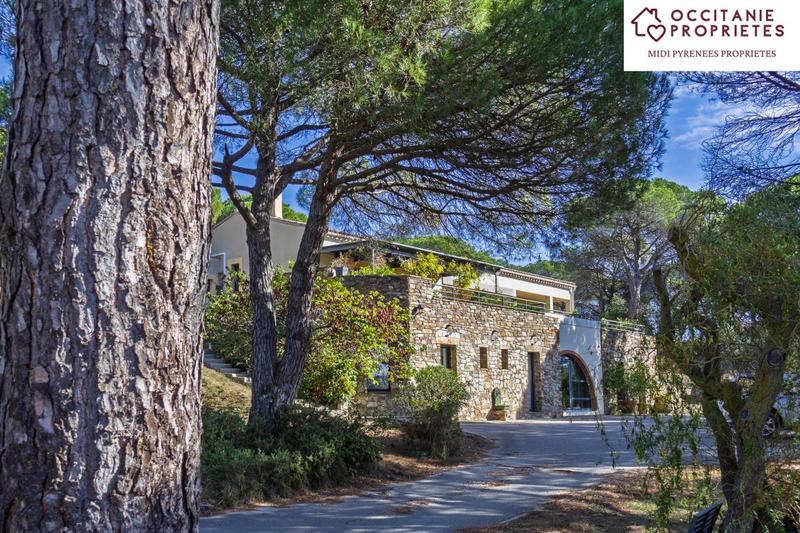 Propriété - 320 m² - 7 pièces