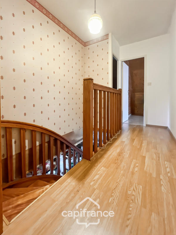 Maison - 195 m² - 7 pièces