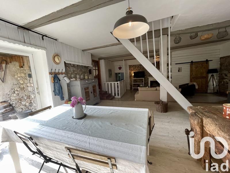 Maison - 200 m² - 6 pièces