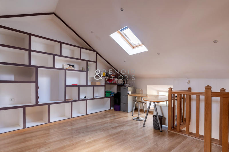 Maison - 270 m² - 10 pièces