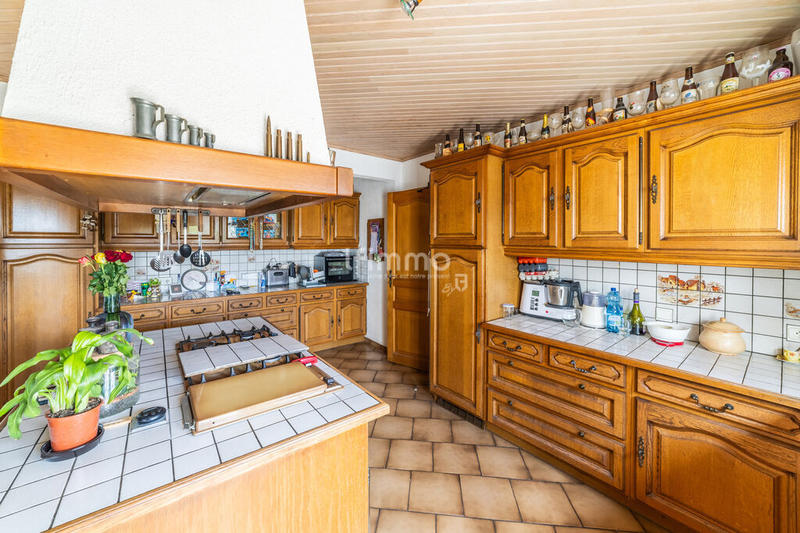 Maison - 213 m² - 7 pièces