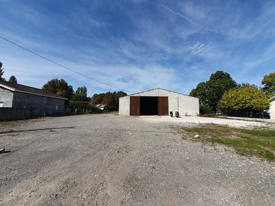 Entrepôt - 1 000 m²