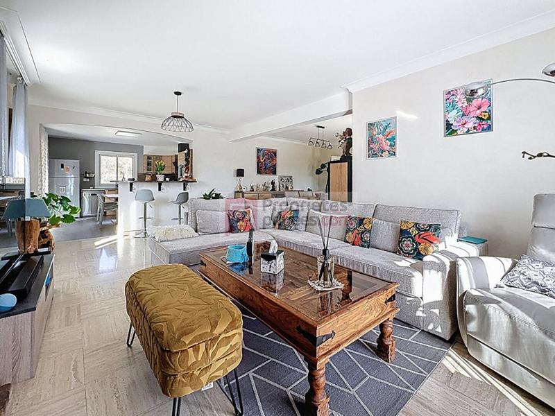 Maison - 187 m² - 7 pièces