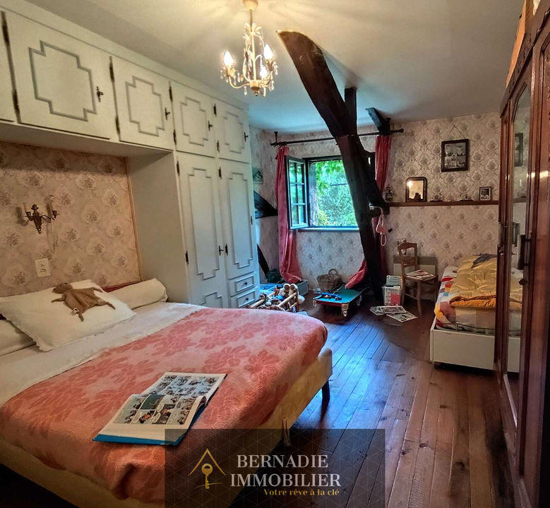 Demeure - 288 m² - 7 pièces