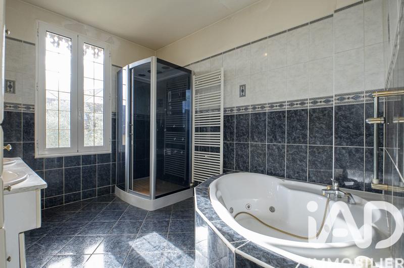 Maison de ville - 311 m² - 8 pièces