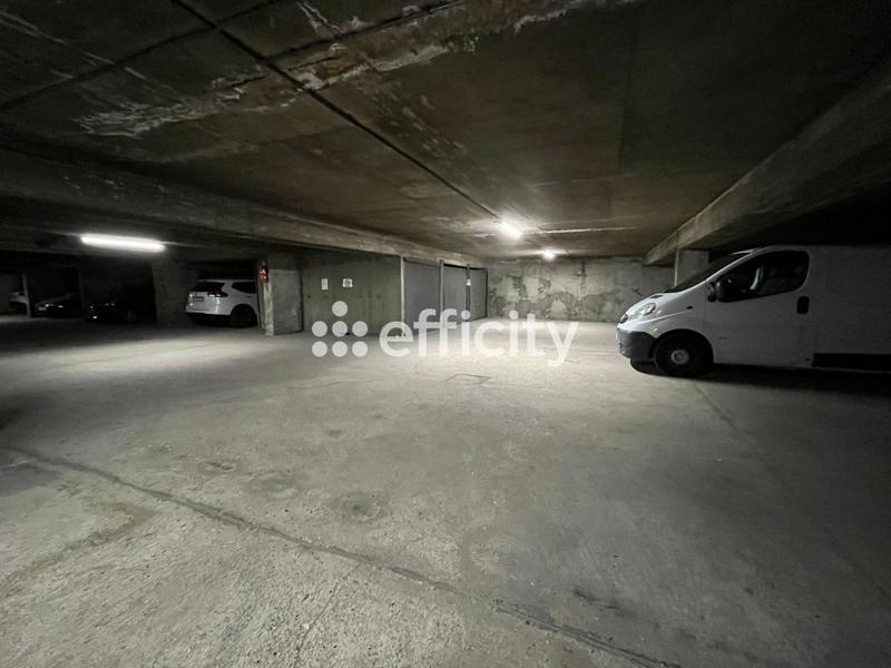 Parking / Garage - 12 m²