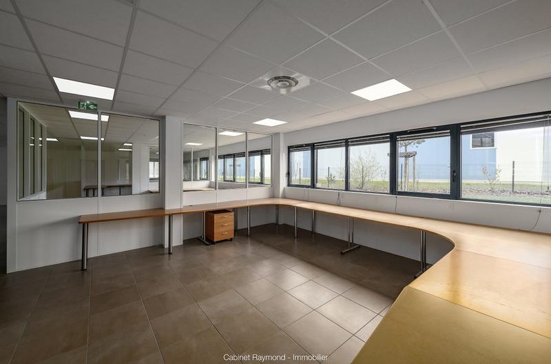 Bureau - 150 m² - 6 pièces