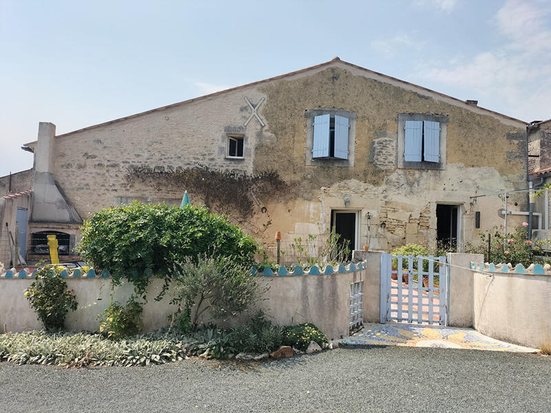 Maison - 215 m² - 9 pièces