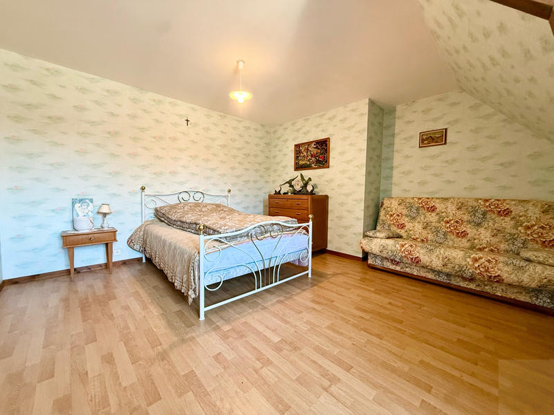 Maison - 218 m² - 7 pièces