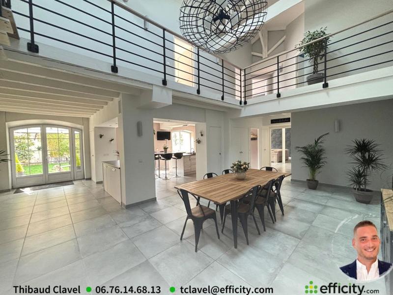 Maison - 283 m² - 10 pièces