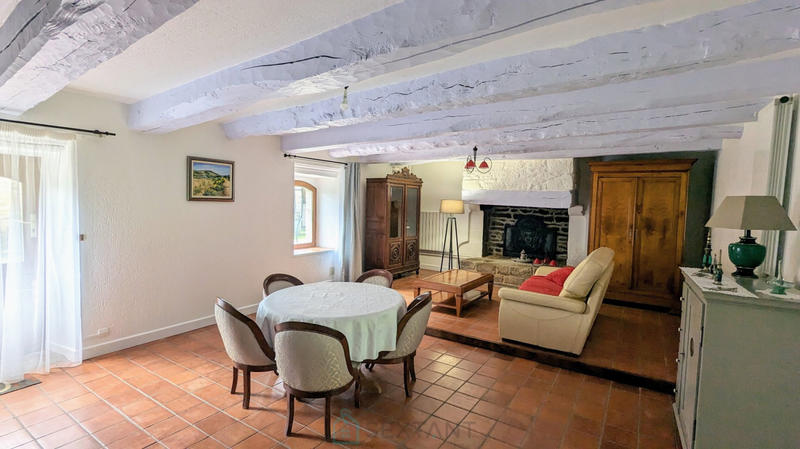 Maison - 200 m² - 7 pièces