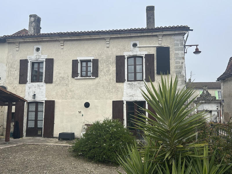 Maison en pierre - 217 m² - 6 pièces