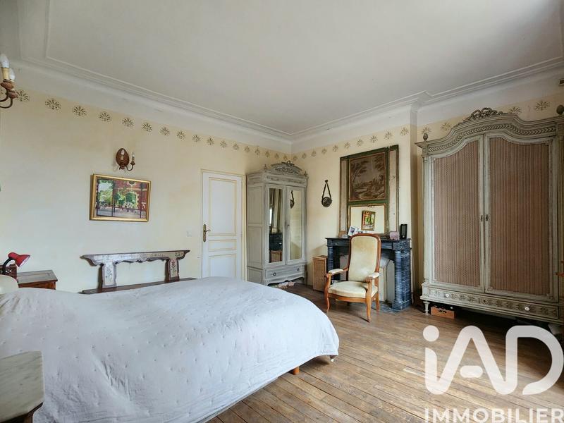 Maison - 300 m² - 9 pièces