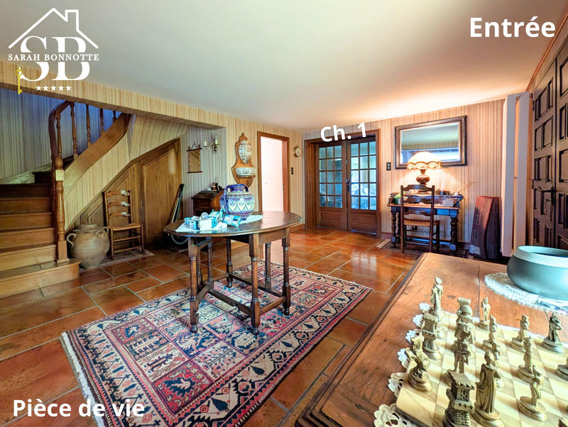 Maison - 334 m² - 10 pièces