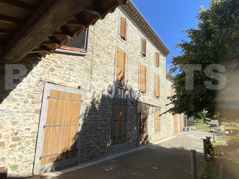 Maison - 198 m² - 8 pièces