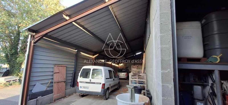 Propriété - 650 m² - 8 pièces