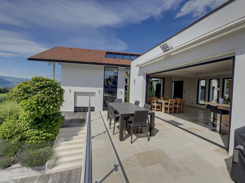 Villa - 231 m² - 6 pièces
