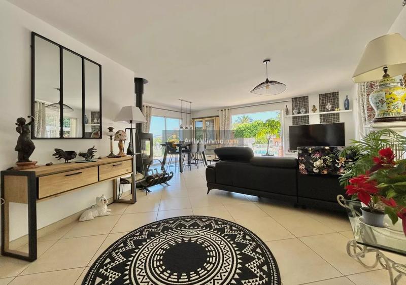 Maison - 220 m² - 6 pièces