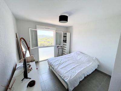 Appartement - 93 m² - 4 pièces