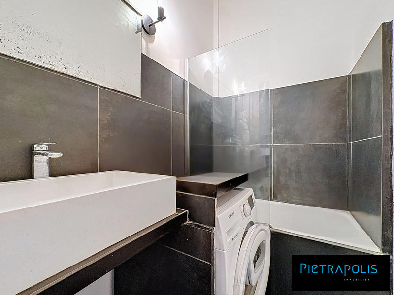 Appartement - 79 m² - 3 pièces