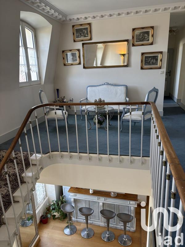 Maison - 455 m² - 12 pièces