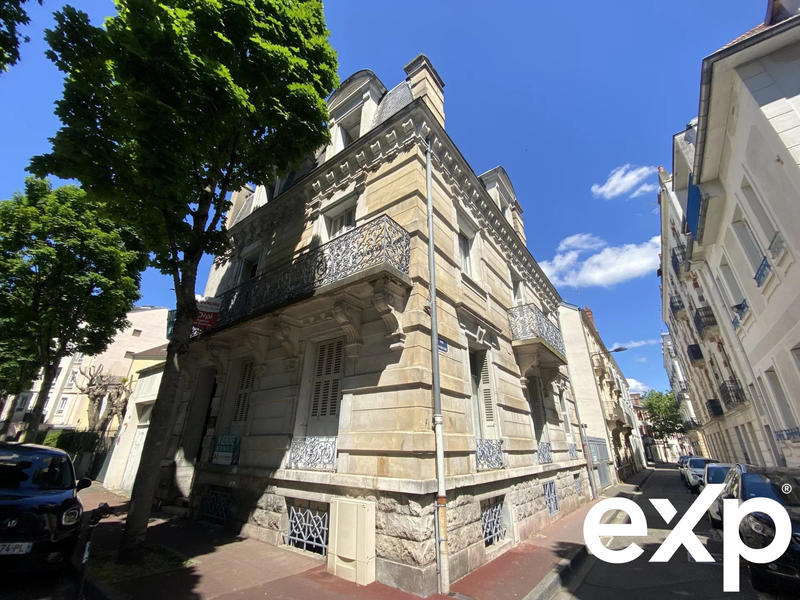 Maison - 215 m² - 11 pièces