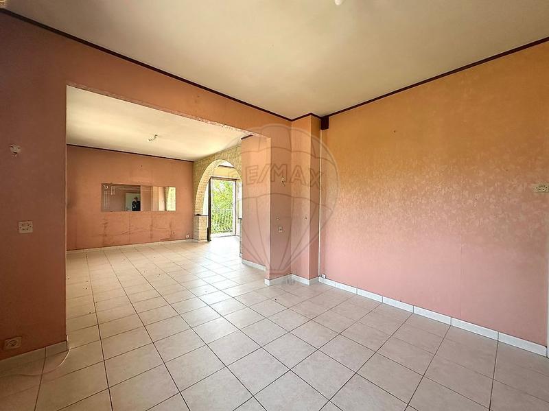 Maison - 181 m² - 9 pièces