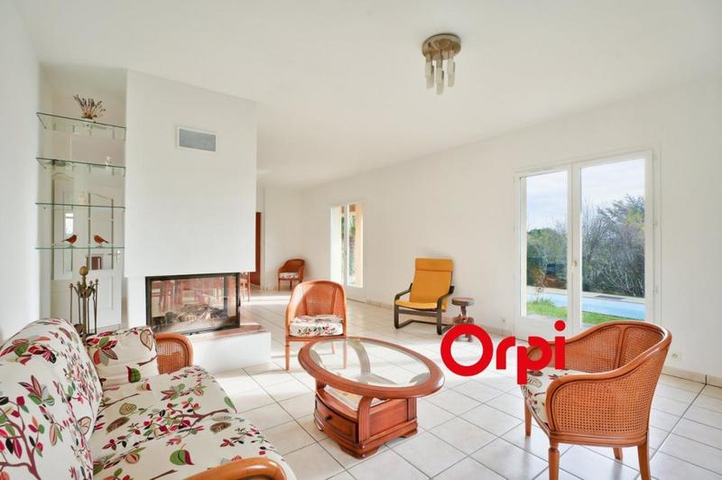 Maison - 203 m² - 6 pièces