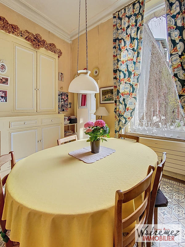 Maison - 352 m² - 1 pièce