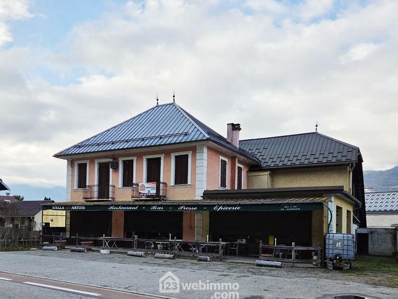 Immeuble - 323 m² - 9 pièces