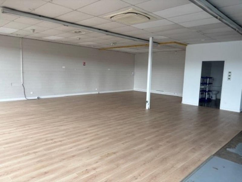 Local commercial - 425 m²