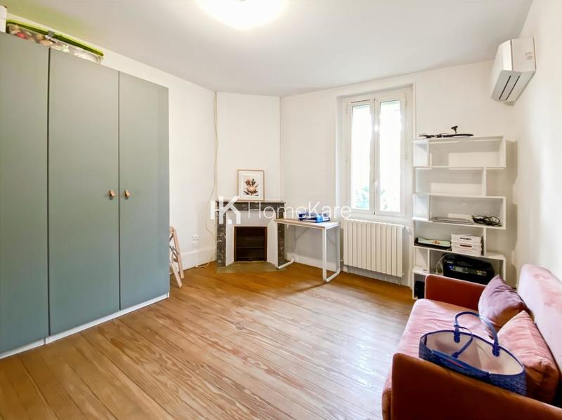 Maison - 240 m² - 7 pièces
