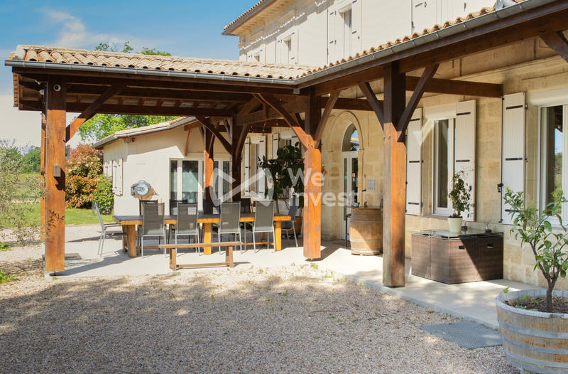 Maison - 341 m² - 12 pièces