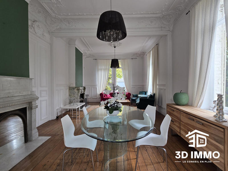 Maison - 277 m² - 9 pièces