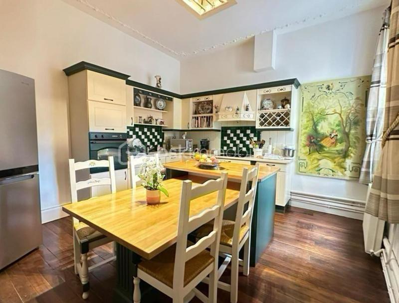 Appartement - 176 m² - 6 pièces