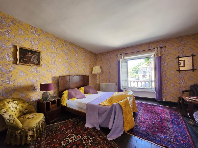 Propriété - 250 m² - 8 pièces