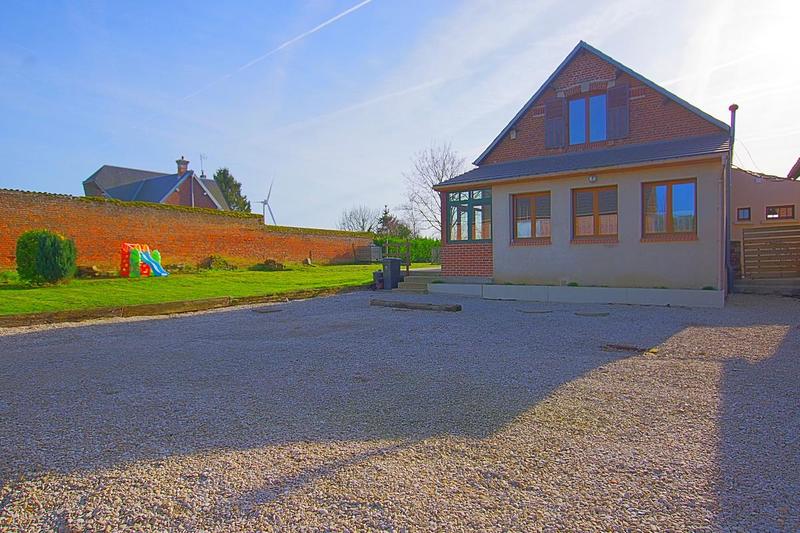 Maison - 102 m² - 5 pièces