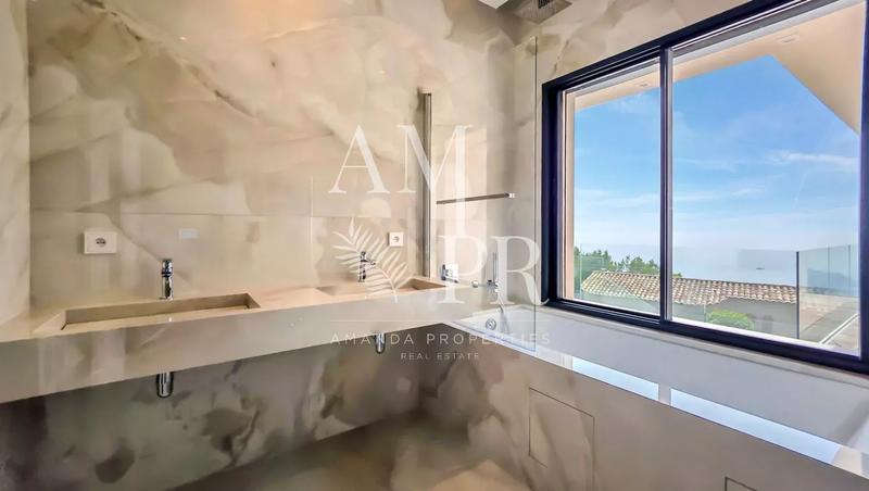 Villa - 231 m² - 5 pièces