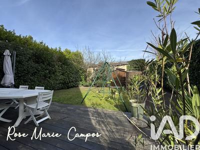 Maison - 242 m² - 11 pièces