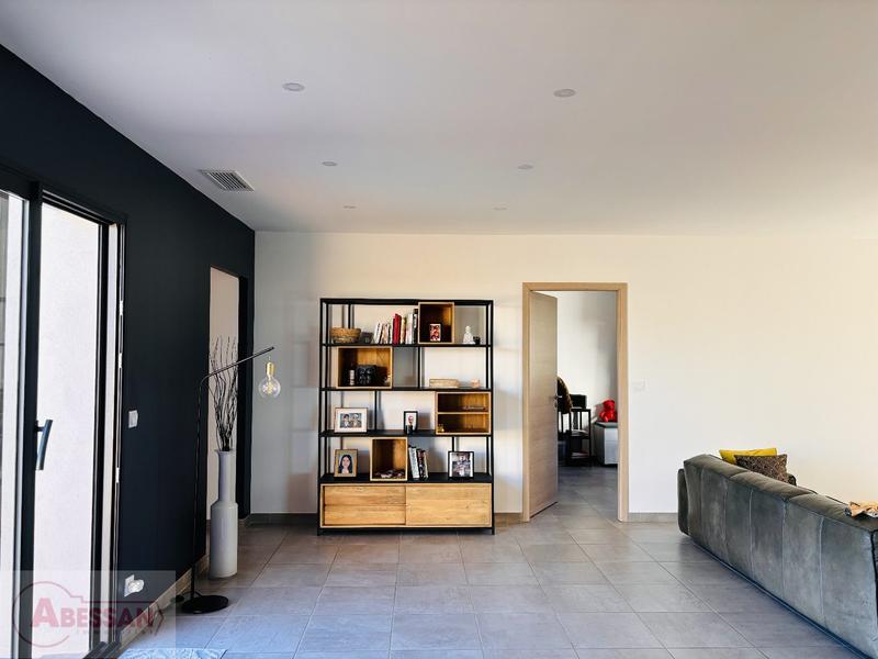 Villa - 90 m² - 4 pièces