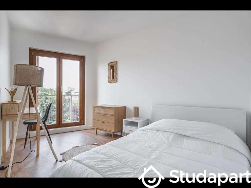 Chambre - 75 m² - 1 pièce