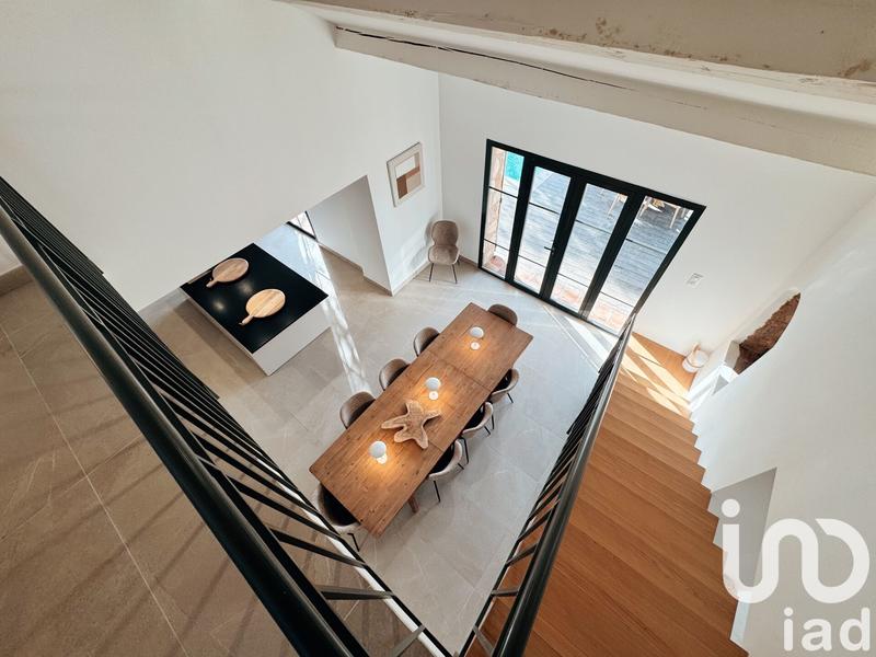 Maison - 207 m² - 7 pièces