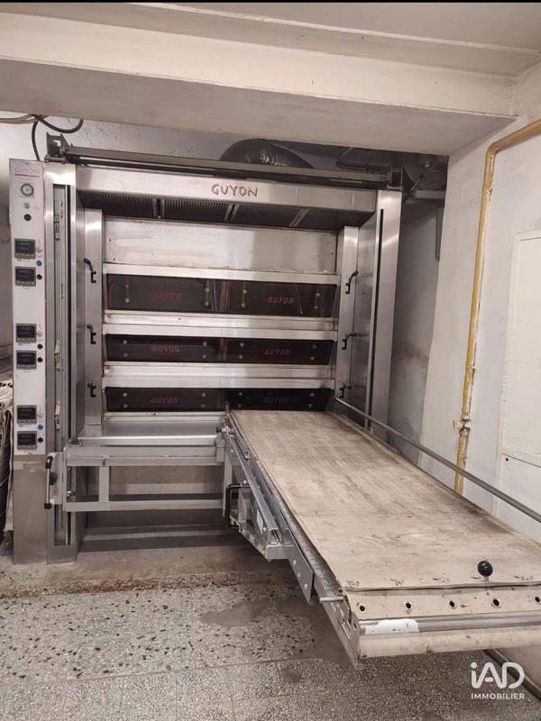 Local commercial - 601 m²