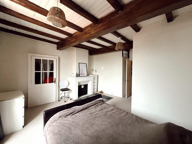 Maison traditionnelle - 194 m² - 7 pièces