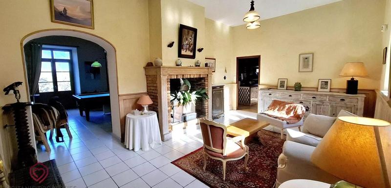 Château - 288 m² - 9 pièces