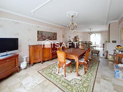 Maison - 181 m² - 5 pièces